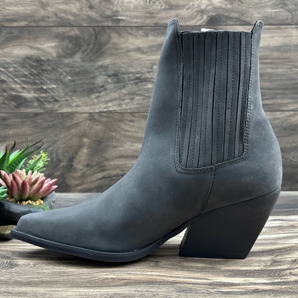NEW Steve Madden 8M Terezza Grey Nubuck Pull On Pointed Toe Western Ankle Bootie - Picture 8 of 12